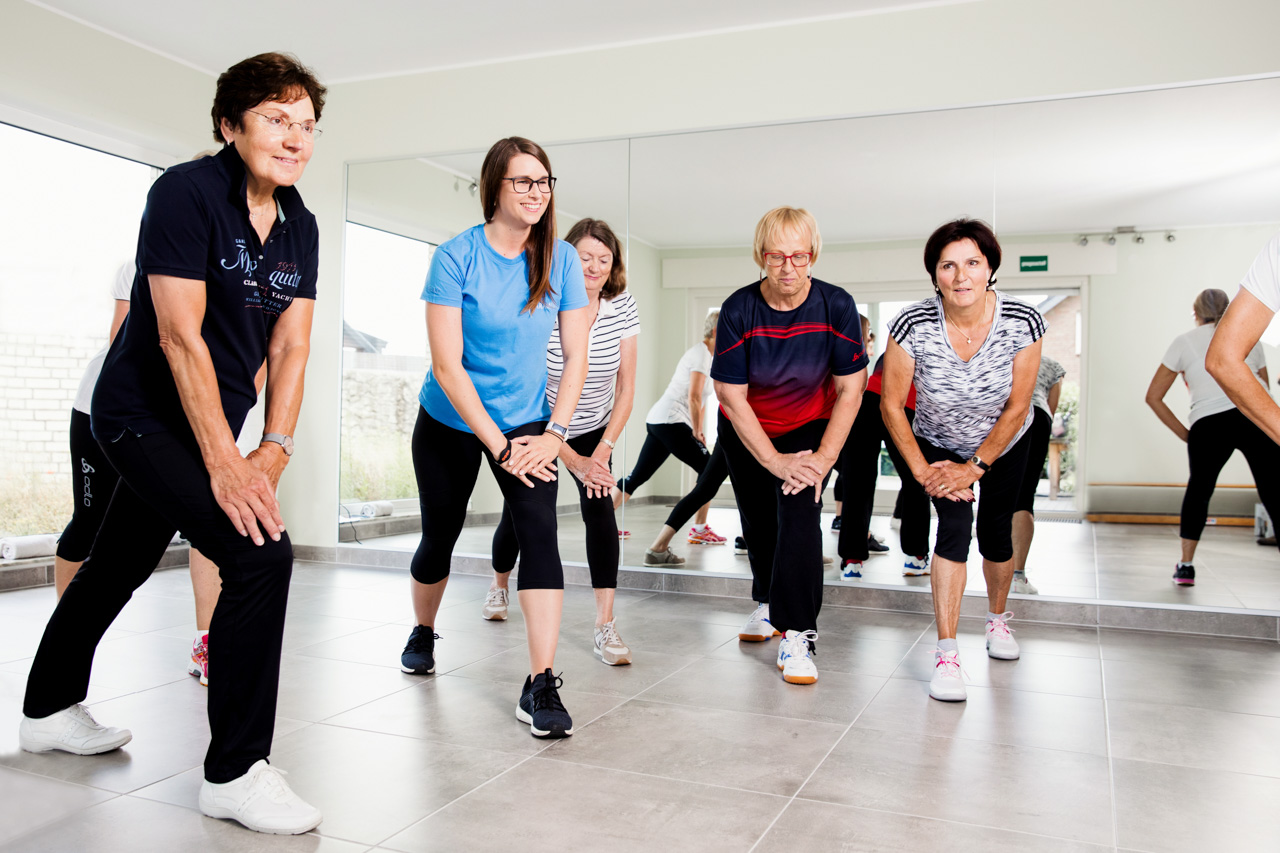 Dehnungsübungen im Rehasport Dehnungsübungen im Rehasport